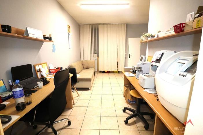 Pronájem obchodního prostoru, Děčín - Děčín I-Děčín, Masarykovo nám., 65 m2