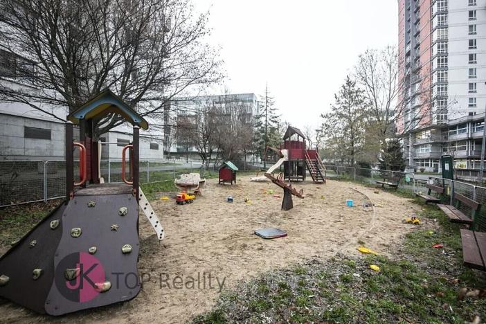 Pronájem bytu 1+kk, Praha - Strašnice, Vinohradská, 41 m2