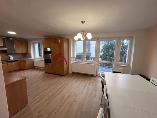 Pronájem rodinného domu, Charváty, 250 m2