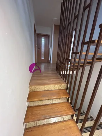 Pronájem rodinného domu, Charváty, 250 m2