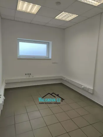 Pronájem obchodního prostoru, Kroměříž, Bílanská, 210 m2