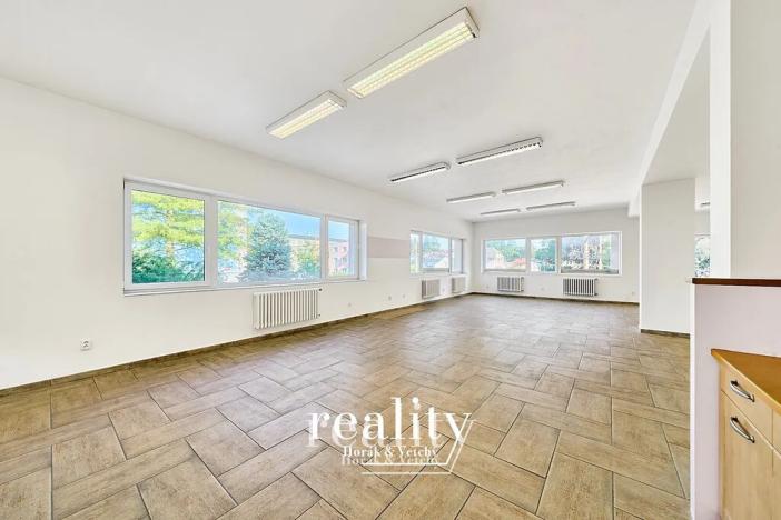 Pronájem obchodního prostoru, Jihlava, Žižkova, 183 m2