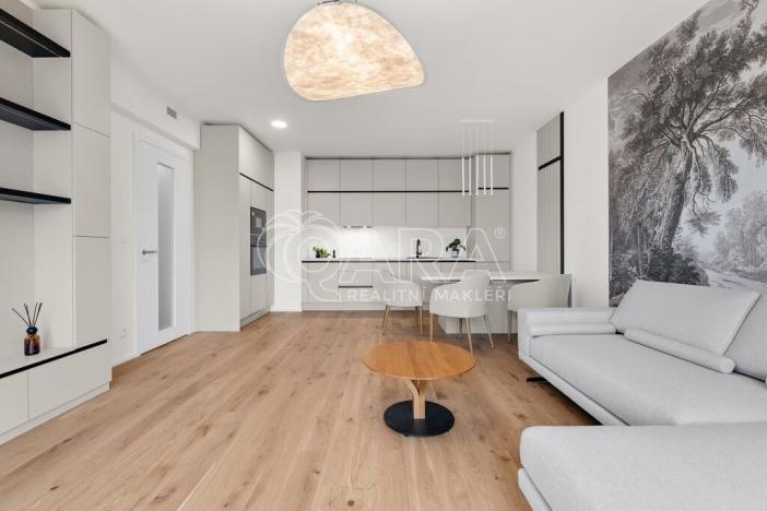 Pronájem bytu 2+kk, Praha - Troja, Pod Hrachovkou, 58 m2