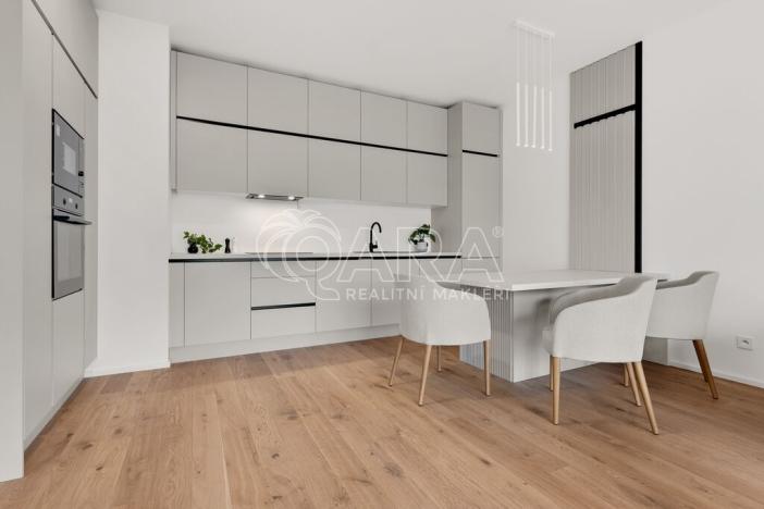 Pronájem bytu 2+kk, Praha - Troja, Pod Hrachovkou, 58 m2