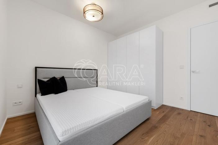 Pronájem bytu 2+kk, Praha - Troja, Pod Hrachovkou, 58 m2