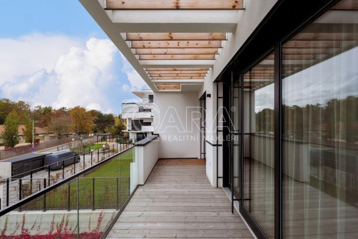 Pronájem bytu 2+kk, Praha - Troja, Pod Hrachovkou, 58 m2