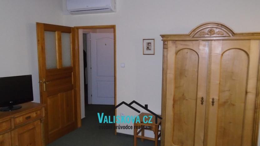 Pronájem bytu 1+kk, Kroměříž, Riegrovo náměstí, 25 m2