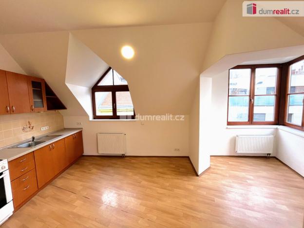Pronájem bytu 2+kk, Uherské Hradiště, Hradební, 60 m2