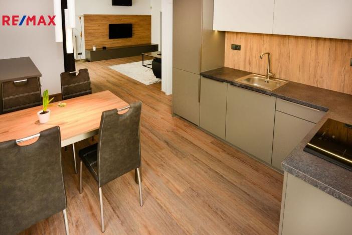 Pronájem bytu 4+kk, Praha - Záběhlice, Mattioliho, 126 m2