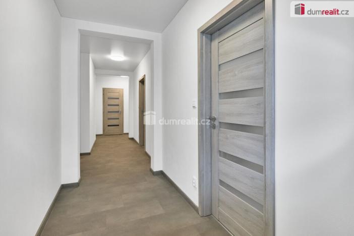 Prodej bytu 2+1, Ostrov, Mánesova, 69 m2