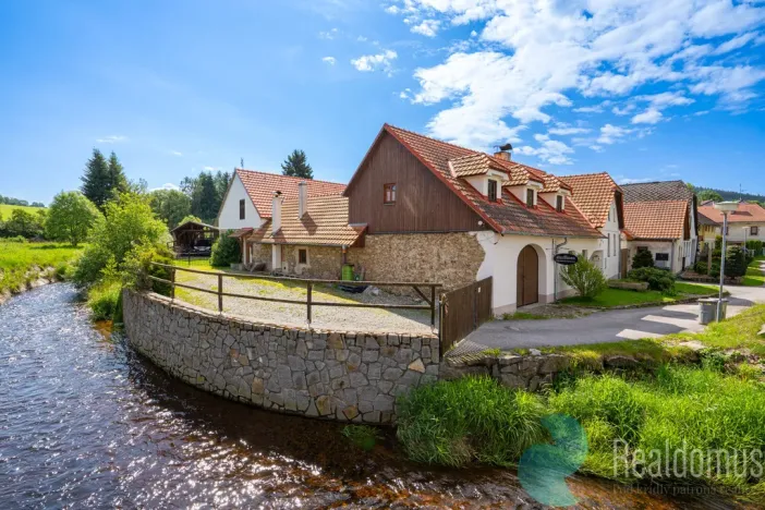 Prodej vícegeneračního domu, Benešov nad Černou, 295 m2