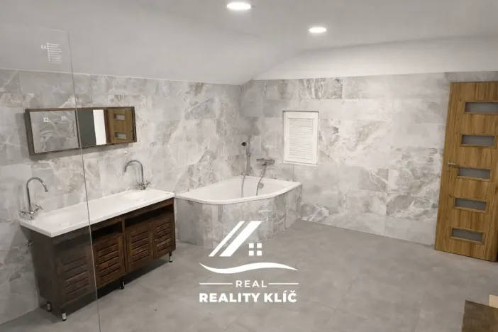 Prodej bytu 3+kk, Český Těšín, Ropická, 94 m2