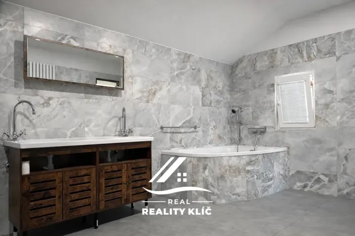 Prodej bytu 3+kk, Český Těšín, Ropická, 94 m2