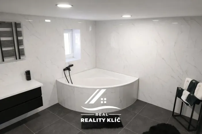 Prodej bytu 3+1, Český Těšín, Ropická, 98 m2