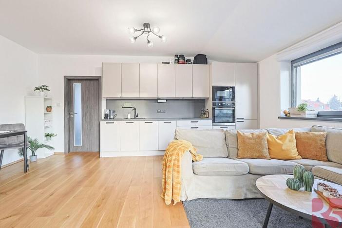 Prodej bytu 3+kk, Praha - Lhotka, Slepá I, 74 m2