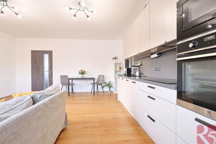 Prodej bytu 3+kk, Praha - Lhotka, Slepá I, 74 m2