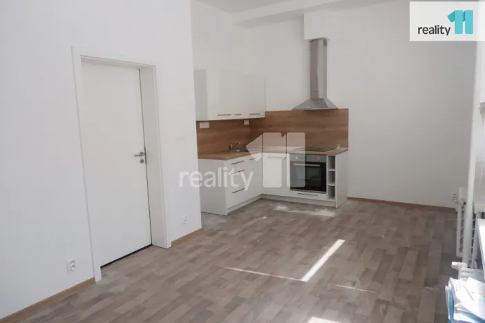 Pronájem bytu 1+kk, Praha - Hlubočepy, Werichova, 32 m2