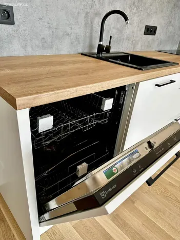 Pronájem bytu 2+kk, Praha - Vinohrady, Perucká, 46 m2