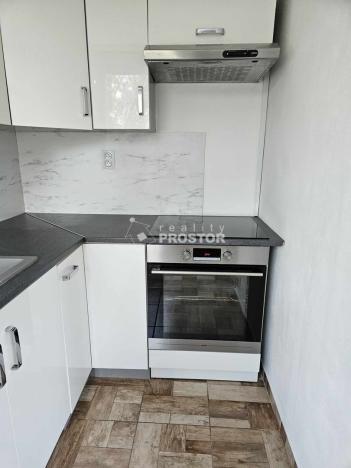 Pronájem bytu 3+1, Ústí nad Labem, Tolstého, 66 m2