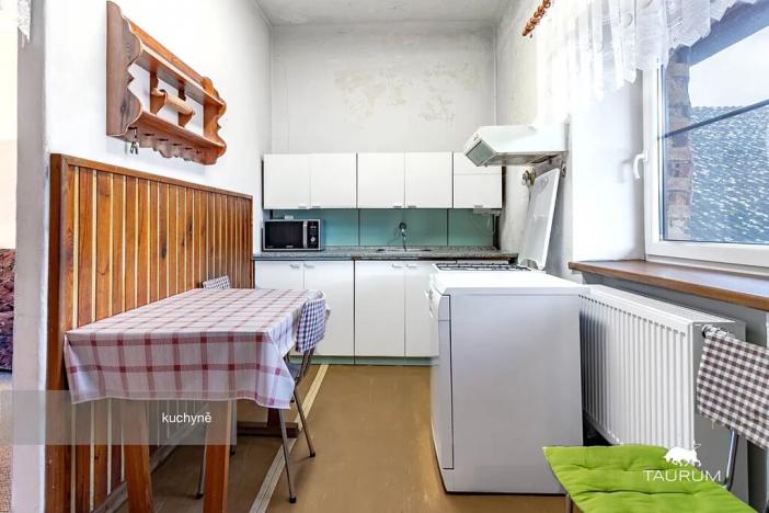 Prodej rodinného domu, Tlučná, Hlavní, 290 m2