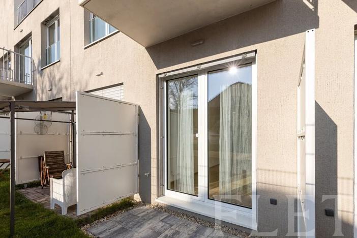 Pronájem bytu 1+kk, Praha - Hostavice, Českobrodská, 36 m2