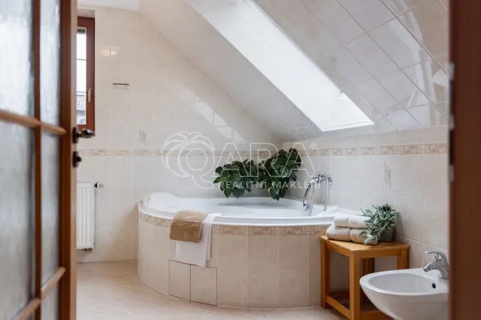 Prodej rodinného domu, Praha - Uhříněves, Jana Srba, 223 m2