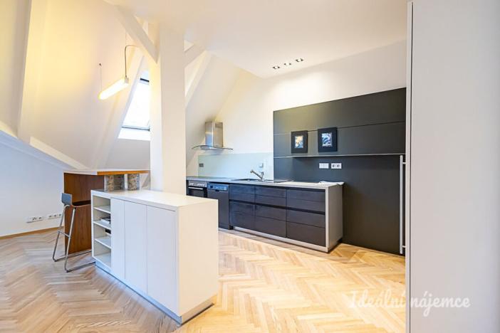 Pronájem bytu 3+kk, Praha - Staré Město, Valentinská, 114 m2