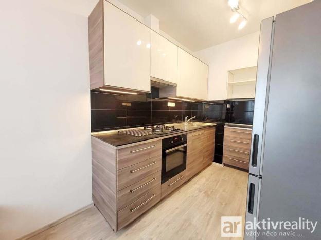 Pronájem bytu 3+1, Praha - Dejvice, Na Dionysce, 84 m2