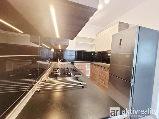 Pronájem bytu 3+1, Praha - Dejvice, Na Dionysce, 84 m2