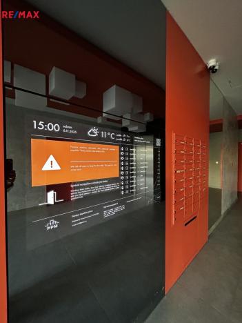 Pronájem bytu 2+kk, Praha - Karlín, U Sluncové, 56 m2