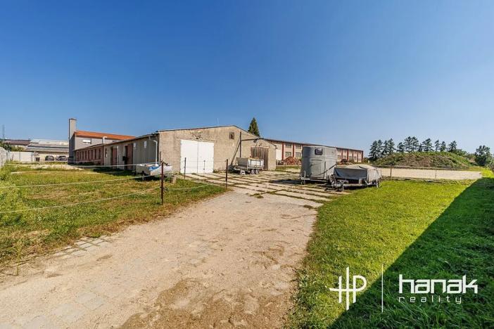 Prodej výrobních prostor, Dolany, 900 m2