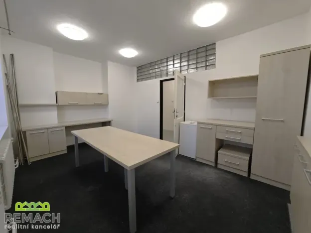 Pronájem kanceláře, Uherské Hradiště, Dlouhá, 65 m2