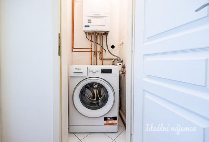 Pronájem bytu 1+kk, Praha - Žižkov, Rokycanova, 41 m2