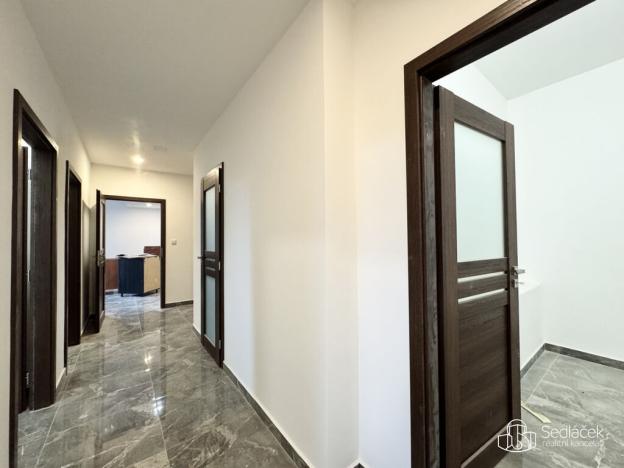 Pronájem bytu 4+1, Sokolov, Boženy Němcové, 108 m2