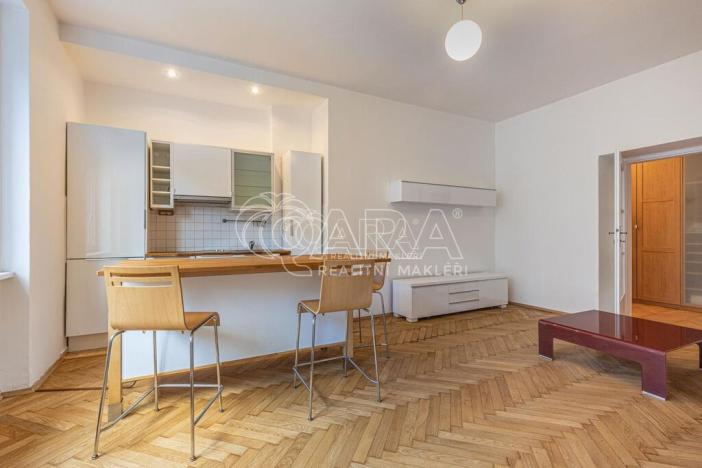 Pronájem bytu 2+kk, Praha - Vršovice, Vršovická, 60 m2