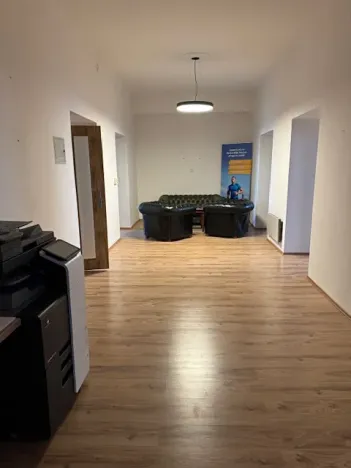 Pronájem kanceláře, Praha - Smíchov, Nádražní, 145 m2