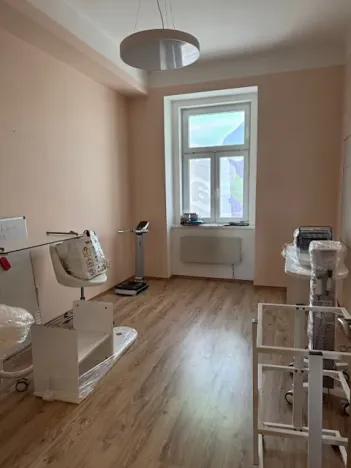 Pronájem kanceláře, Praha - Smíchov, Nádražní, 145 m2