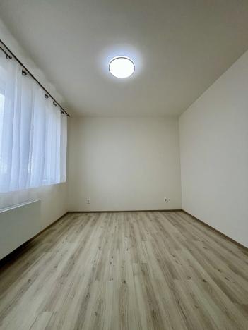 Pronájem bytu 2+kk, Opava - Předměstí, Císařského pluku, 56 m2