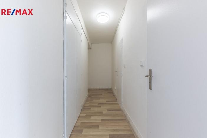 Pronájem bytu 1+1, Praha - Nusle, K podjezdu, 35 m2