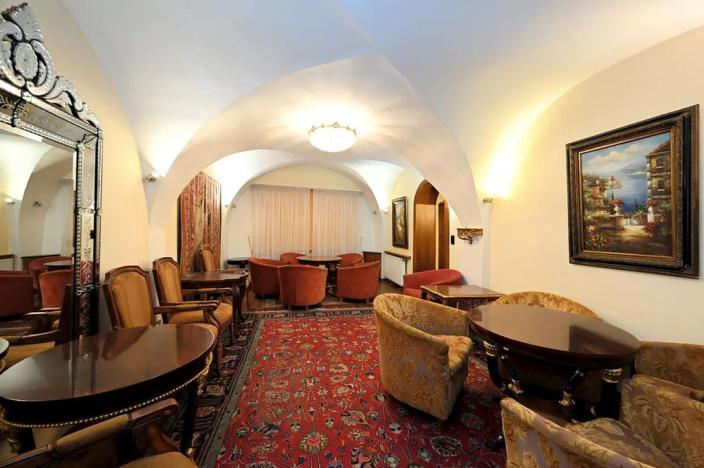 Pronájem restaurace, Praha - Malá Strana, Maltézské náměstí, 89 m2