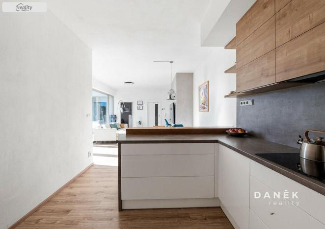 Prodej bytu 3+kk, Oslavany, náměstí 13. prosince, 76 m2