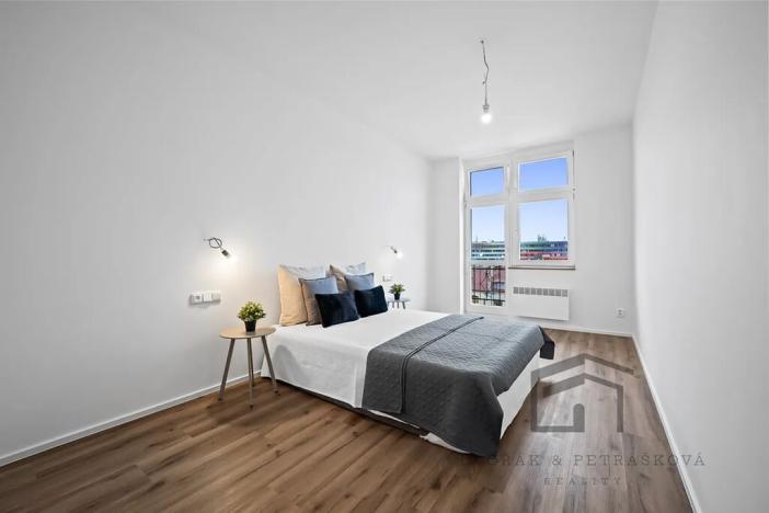 Pronájem bytu 2+kk, Praha - Vršovice, Bulharská, 46 m2