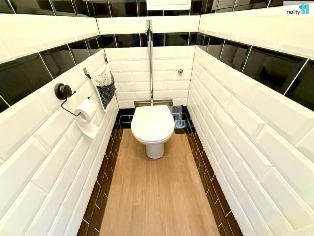 Pronájem bytu 3+1, Karlovy Vary - Rybáře, Majakovského, 79 m2