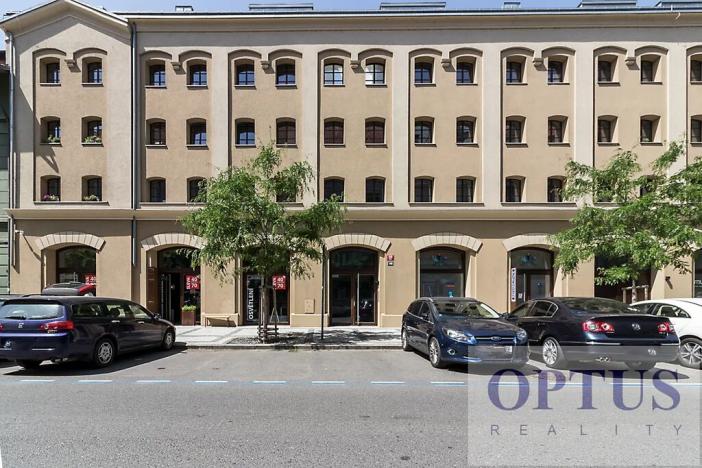 Pronájem garážového stání, Praha - Karlín, Šaldova, 17 m2