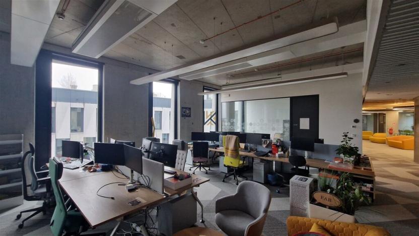 Pronájem kanceláře, Praha, Kladenská, 457 m2