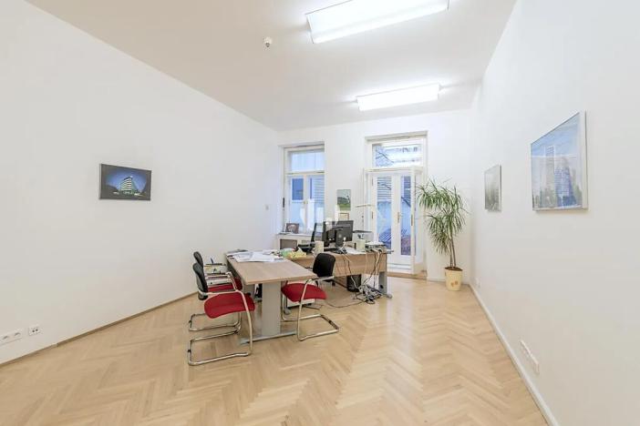 Pronájem kanceláře, Praha - Nové Město, Václavské náměstí, 700 m2