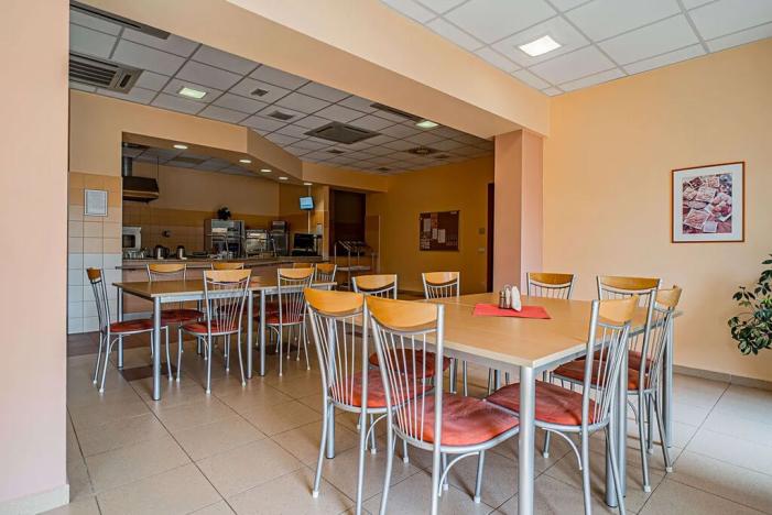 Prodej kanceláře, Třinec, 2388 m2