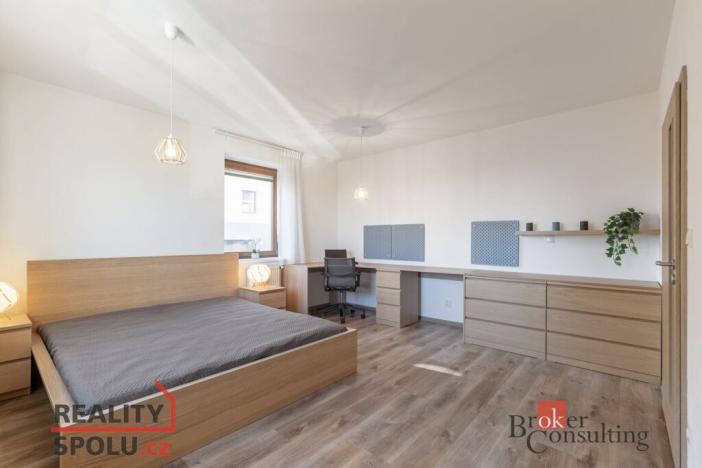 Pronájem bytu 3+kk, Holubice, 73 m2