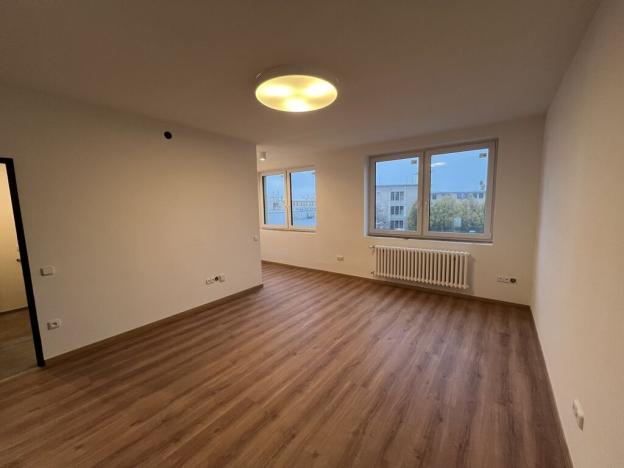 Pronájem bytu 1+kk, Pardubice - Zelené Předměstí, Na Spravedlnosti, 32 m2