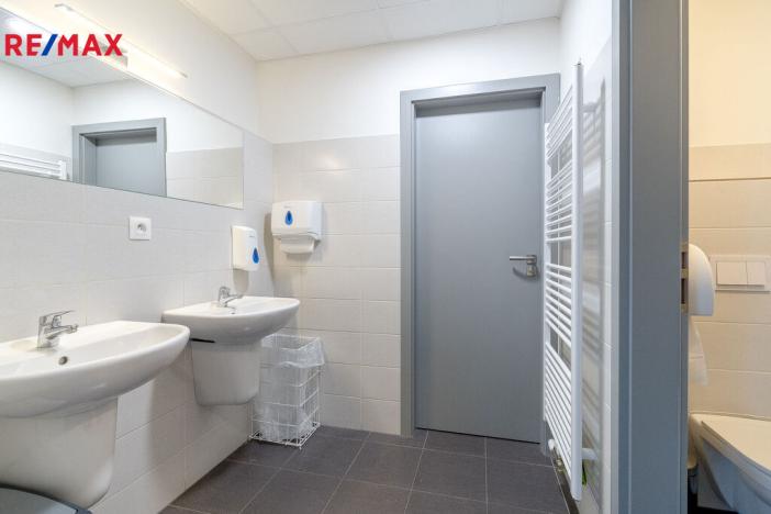 Pronájem kanceláře, Hradec Králové - Pražské Předměstí, U Koruny, 92 m2